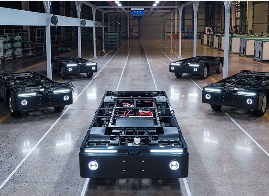 Wire Controlled Four Wheel UGV Chassis Load 1000KG For Outdoors Over Obstacles